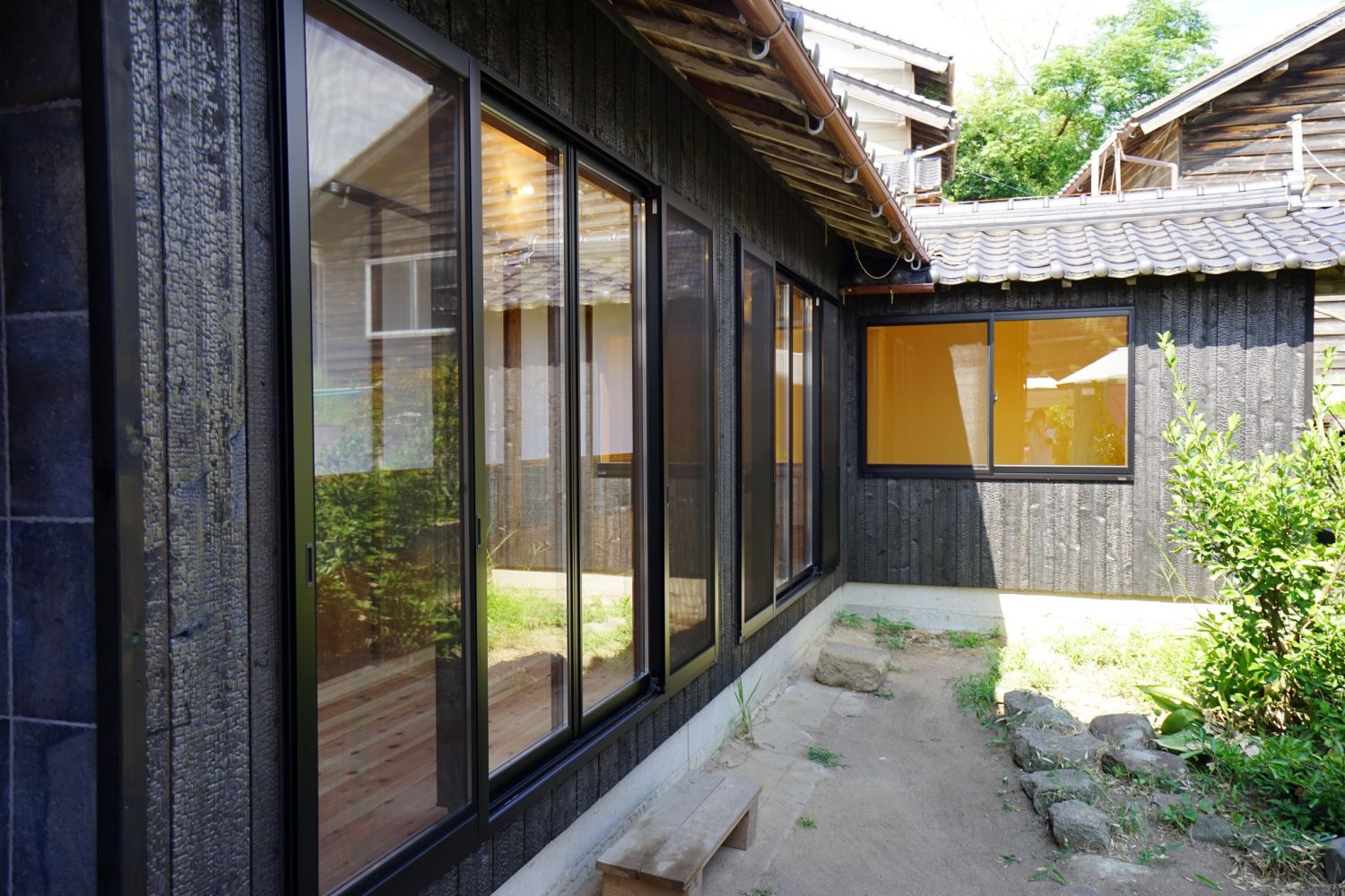 ちょうちんが灯る温かいお家