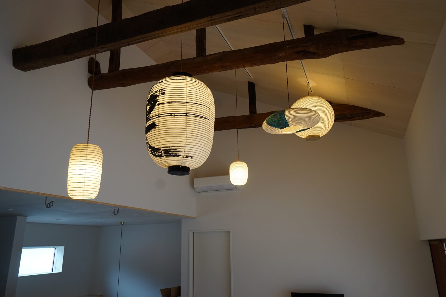 ちょうちんが灯る温かいお家