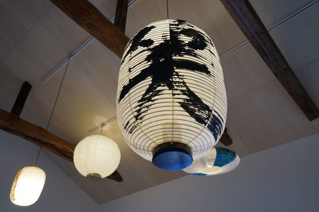 ちょうちんが灯る温かいお家