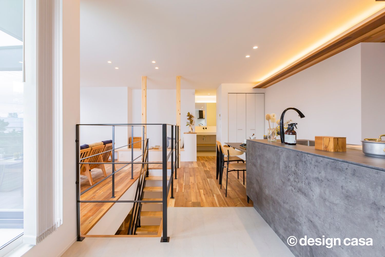 開放的な２階リビングの家