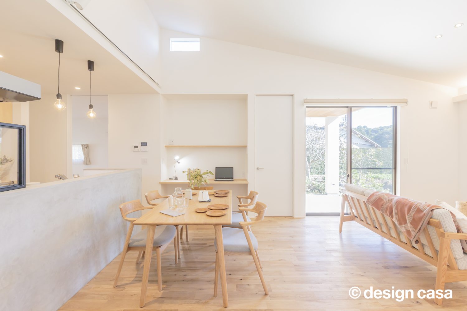 家族の温かみに包まれたフラットな家