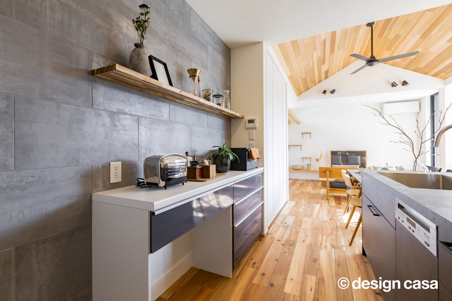 開放的なスカイバスを楽しむ家