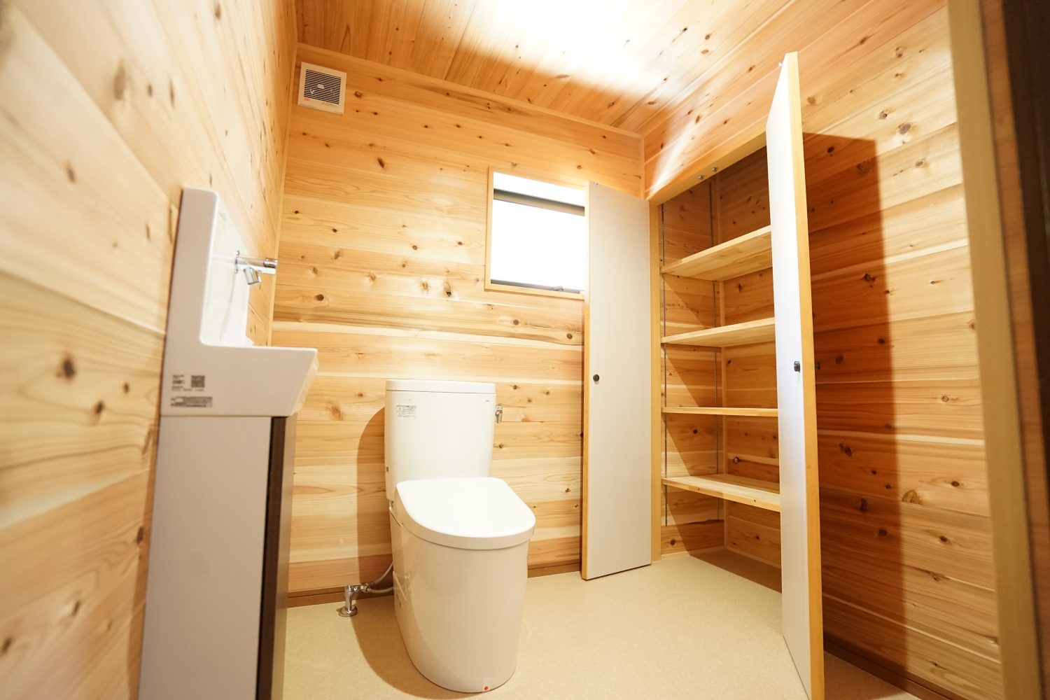 木のぬくもりが感じられる家