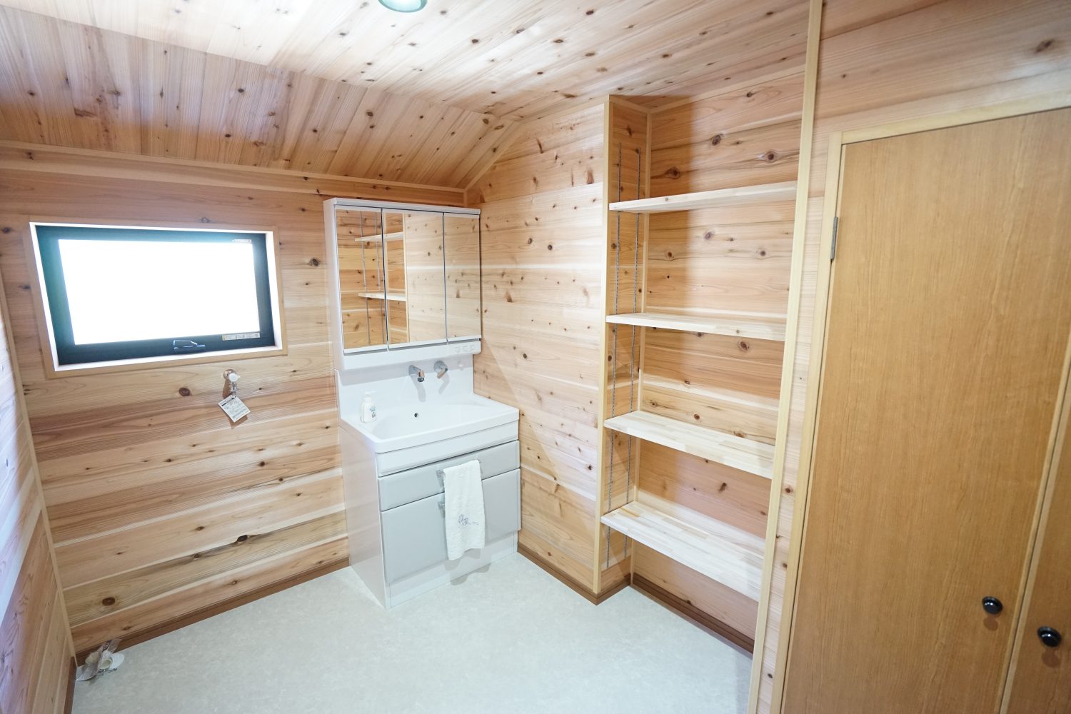 木のぬくもりが感じられる家