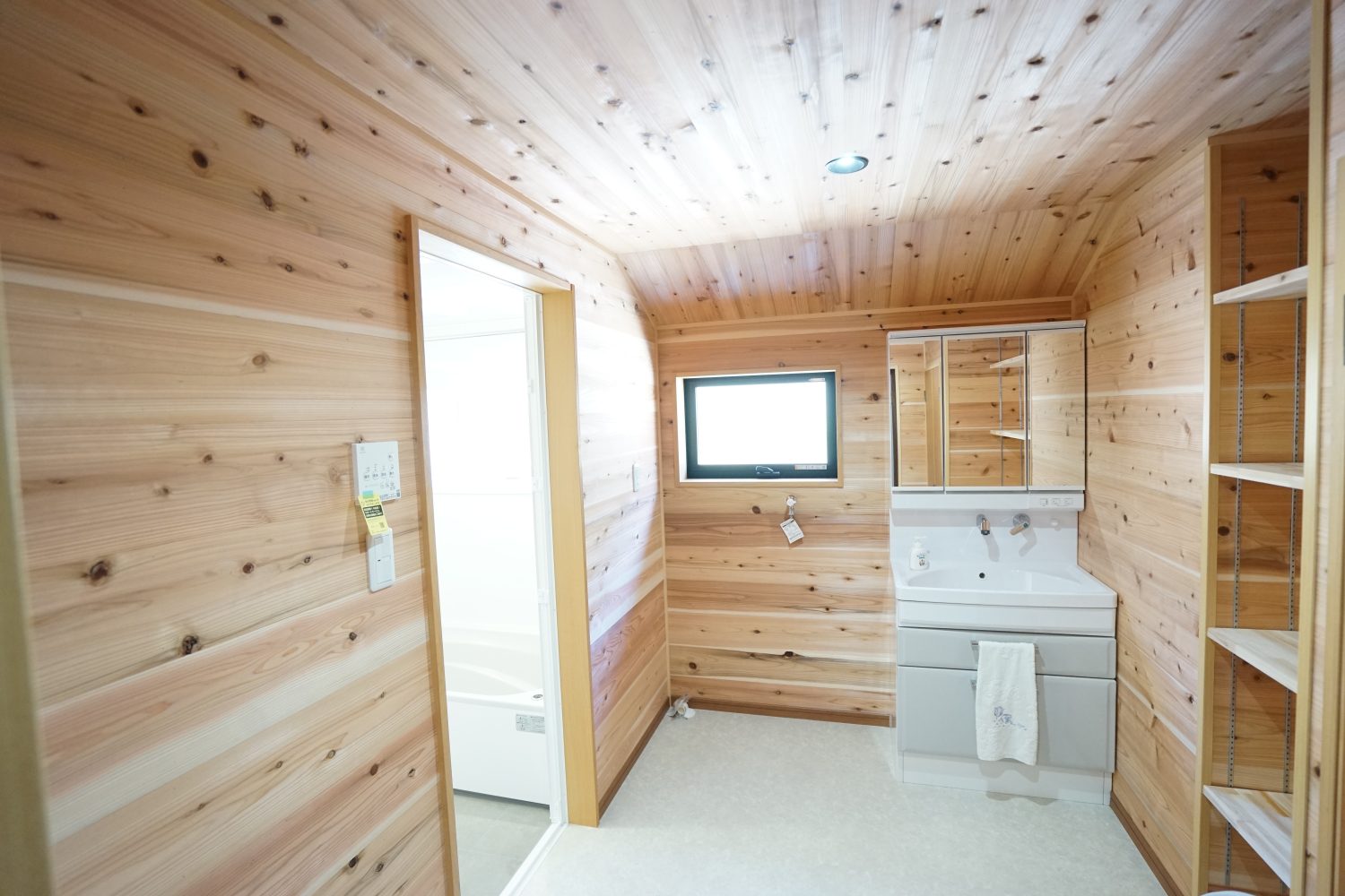 木のぬくもりが感じられる家