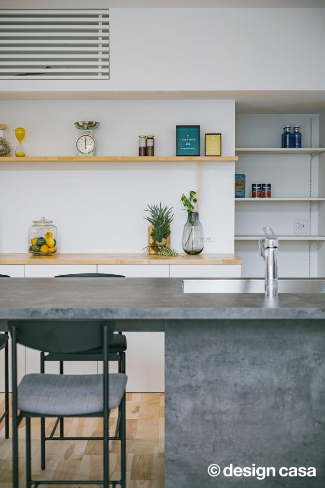 伸び、外とを繋ぐ家