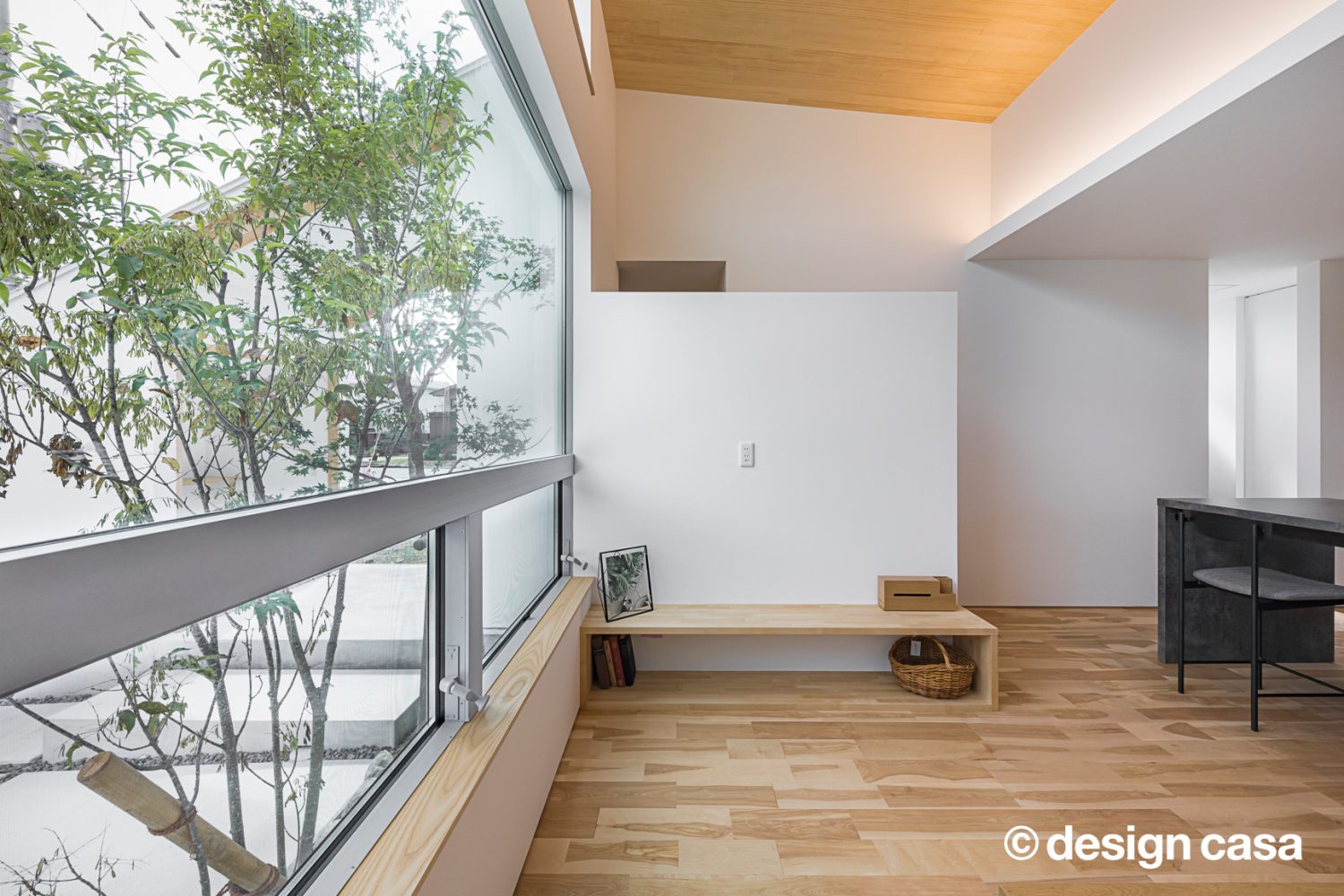 伸び、外とを繋ぐ家