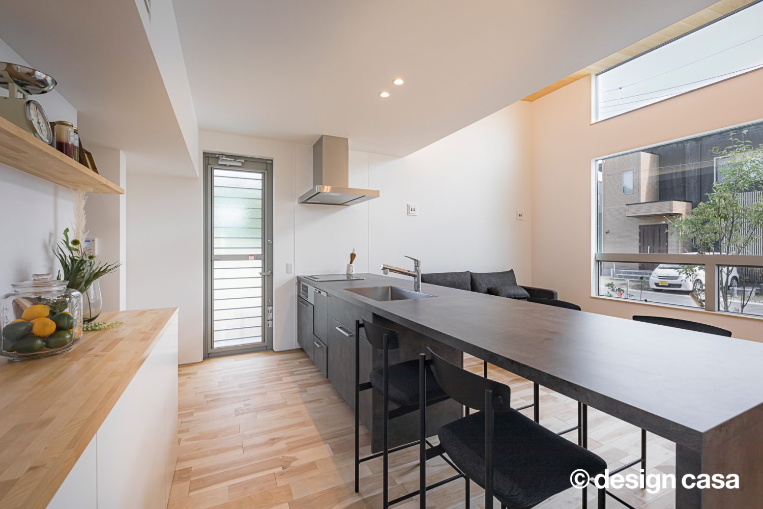 伸び、外とを繋ぐ家