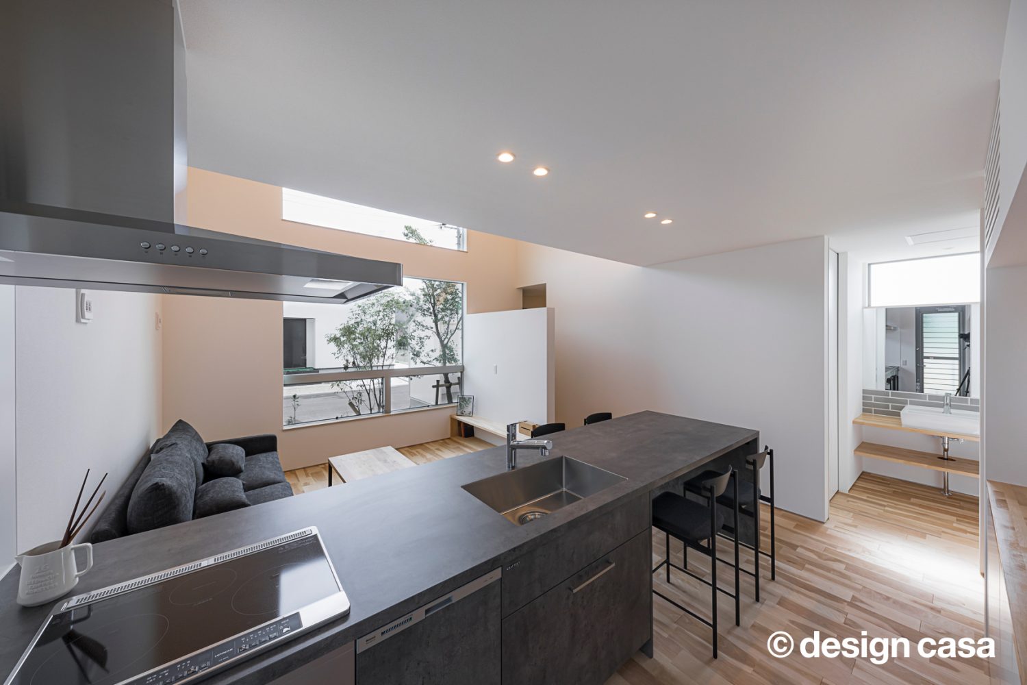 伸び、外とを繋ぐ家