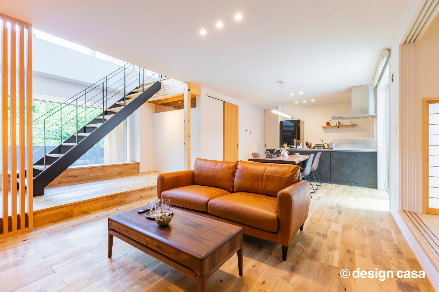 時の移ろいと彩りを楽しむ家