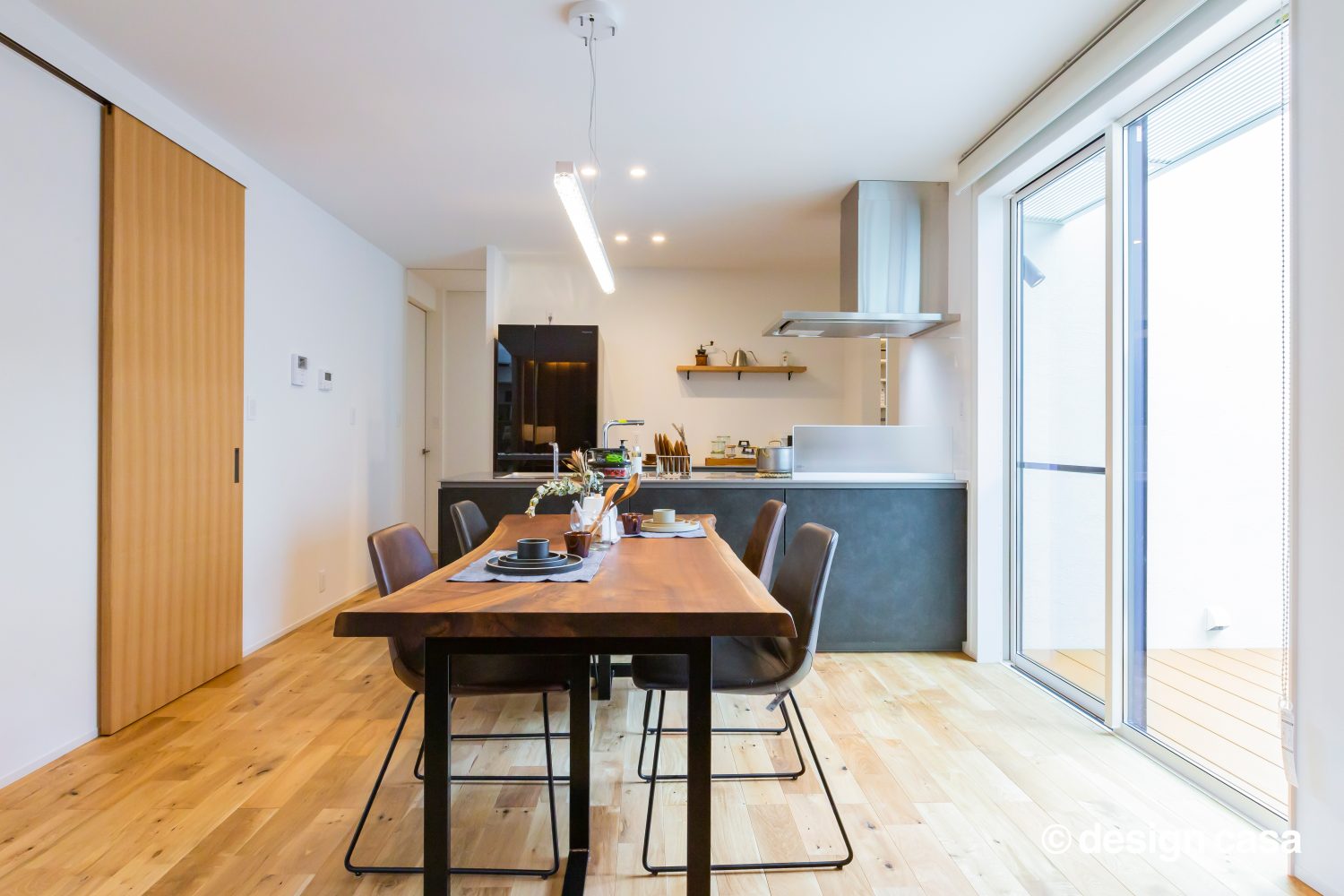 時の移ろいと彩りを楽しむ家