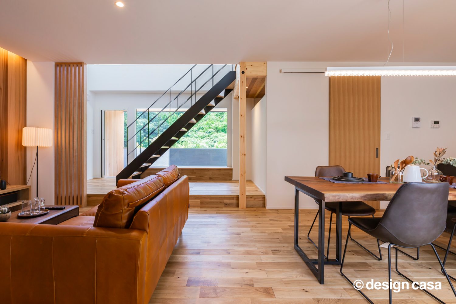 時の移ろいと彩りを楽しむ家