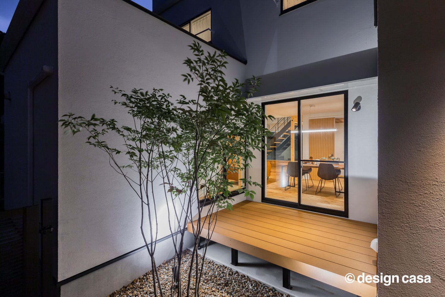 時の移ろいと彩りを楽しむ家