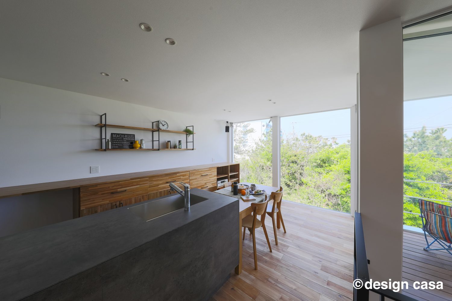 海が暮らしに寄り添う家