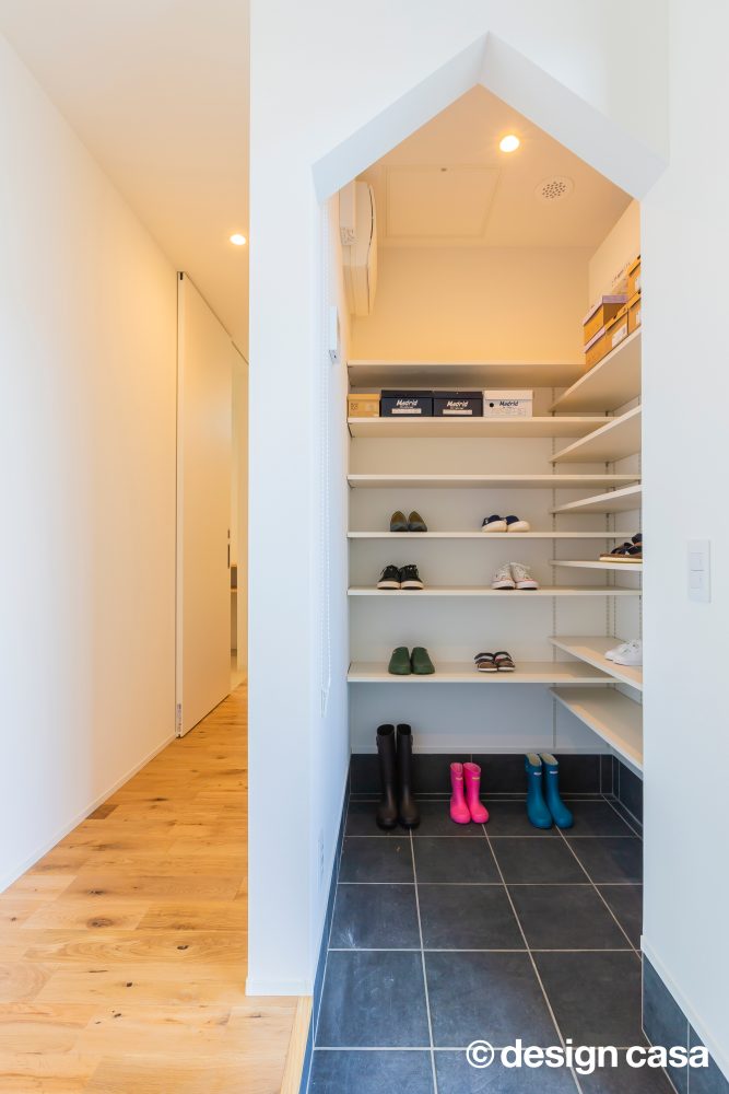 人が集い、趣味を楽しむ家