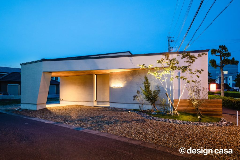 パディオを擁く平屋